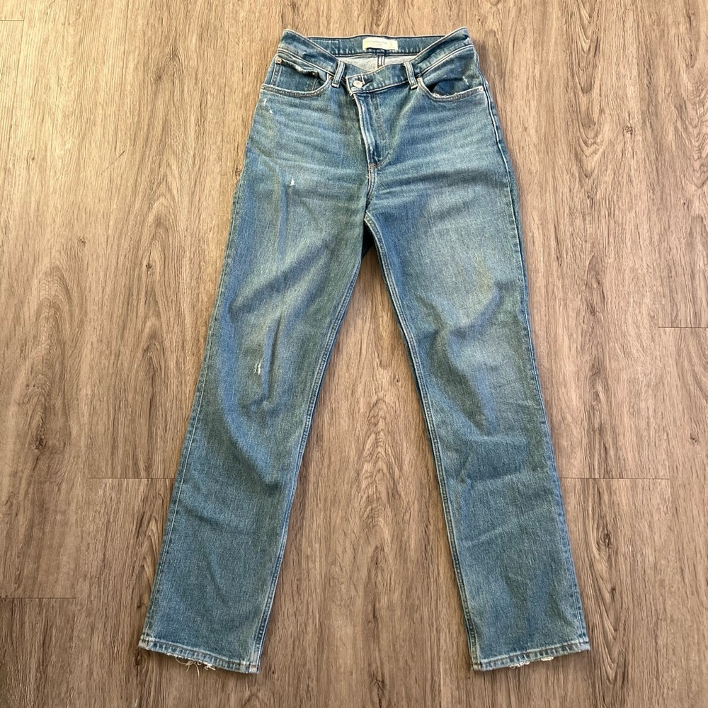 Abercrombie 90s High Rise Straight Leg Jean